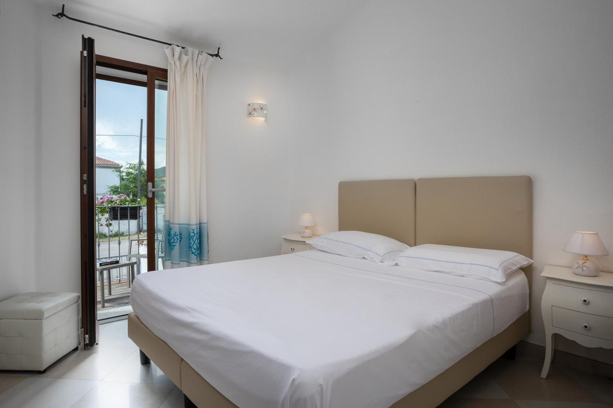 The Square Depandance Bed and Breakfast Cannigione Buitenkant foto